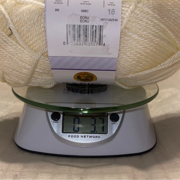 1 Skein Lion Brand Basic Stitch Anti-Yarn - Picture 6 of 6